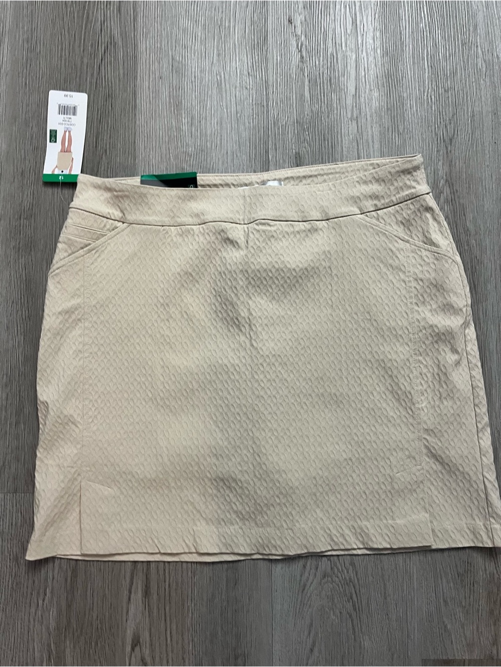 🔥359–NWT Beige Textured Women’s Skort with Subtle Pattern